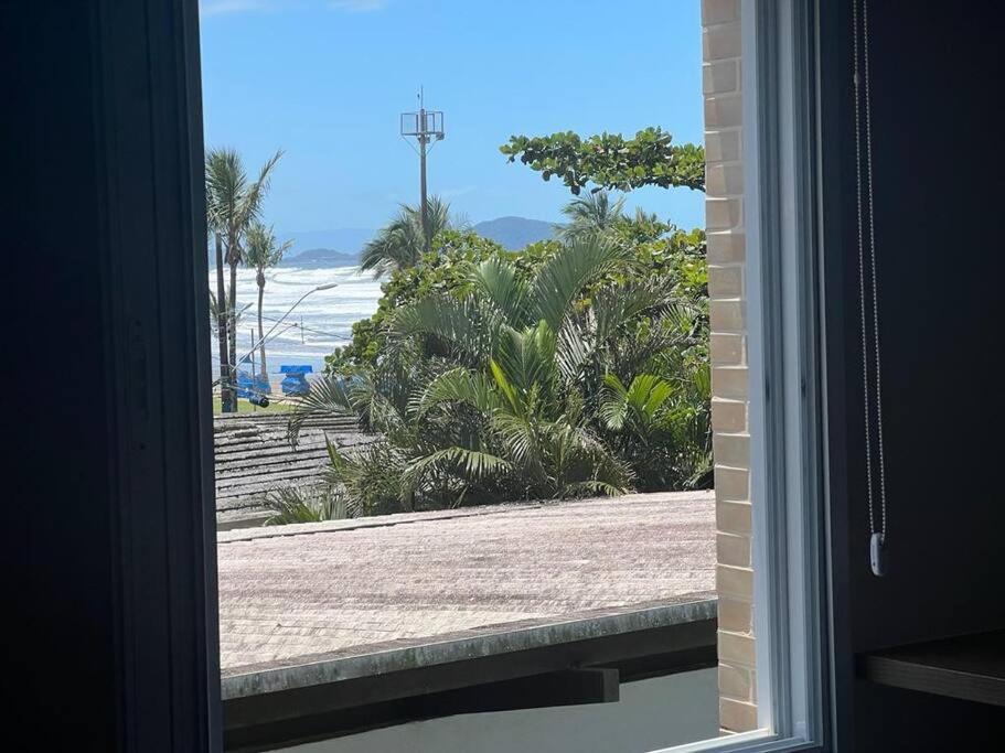 Apto 2 Dorms Frente Ao Mar Apartment *